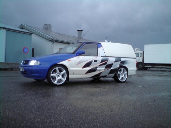 Bilder: nya f�lgar p� caddyn =)